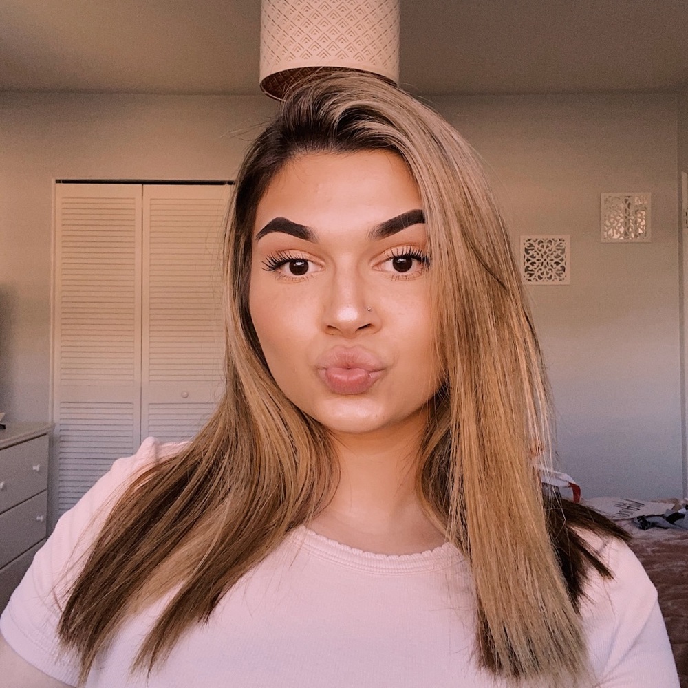 Meet your Posher, Aly